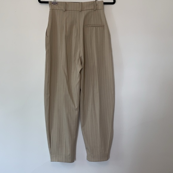Piral brand  small gray pant with gray pinstripe - Picture 2 of 2